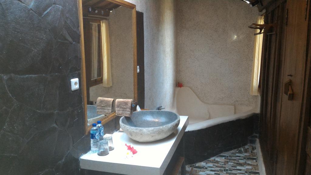 Villa Rumah Pantai Bali Selemadeg  Exterior photo